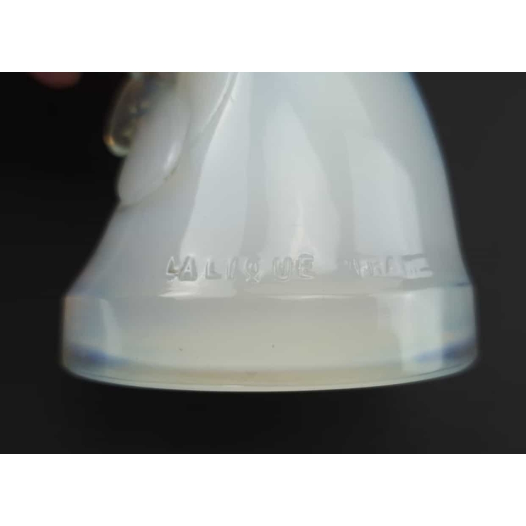 Mascotte « Tête d’Epervier » verre opalescent de René LALIQUE | Biron Mascotte "Tête d'Epervier" verre opalescent de René LALIQUE