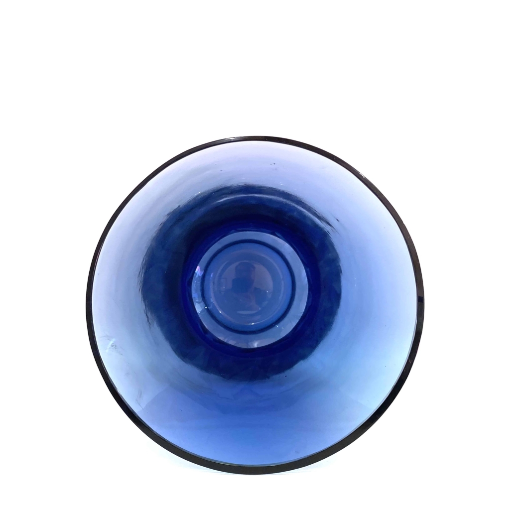 Vase « Lierre » verre bleu saphir patiné blanc de René LALIQUE | Biron Vase "Lierre" verre bleu saphir patiné blanc de René LALIQUE
