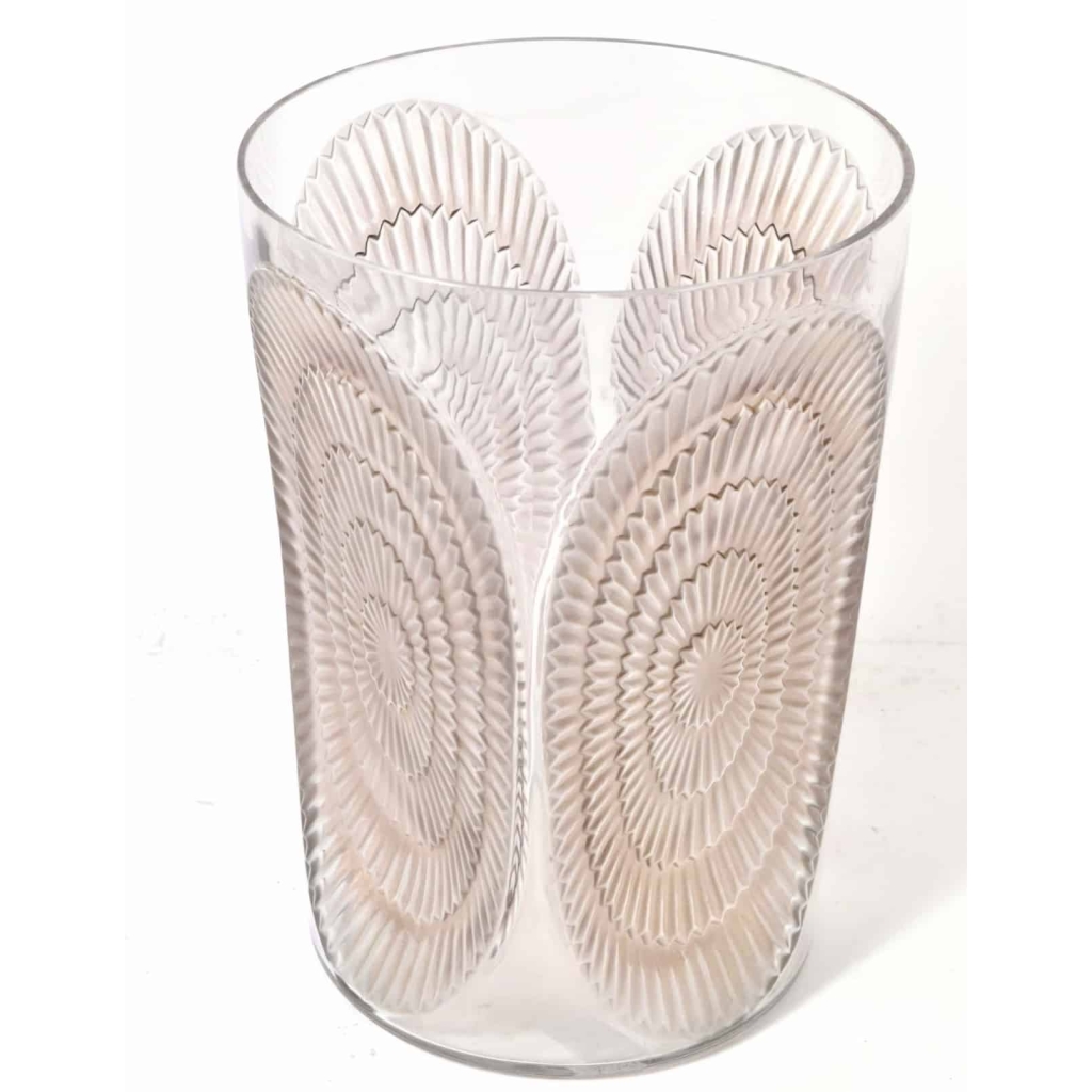 Vase « Los Angeles » verre blanc patiné sépia de René LALIQUE | Biron Vase "Los Angeles" verre blanc patiné sépia de René LALIQUE
