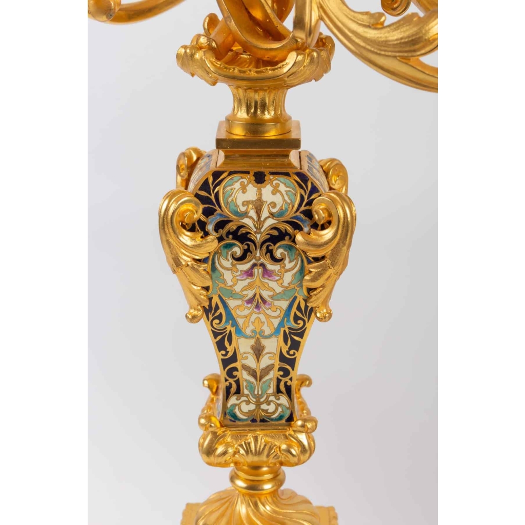 Garniture de cheminée XIX en bronze doré et émaillé cloisonnés Napoléon III | Biron Garniture de cheminée XIX en bronze doré et émaillé cloisonnés Napoléon III