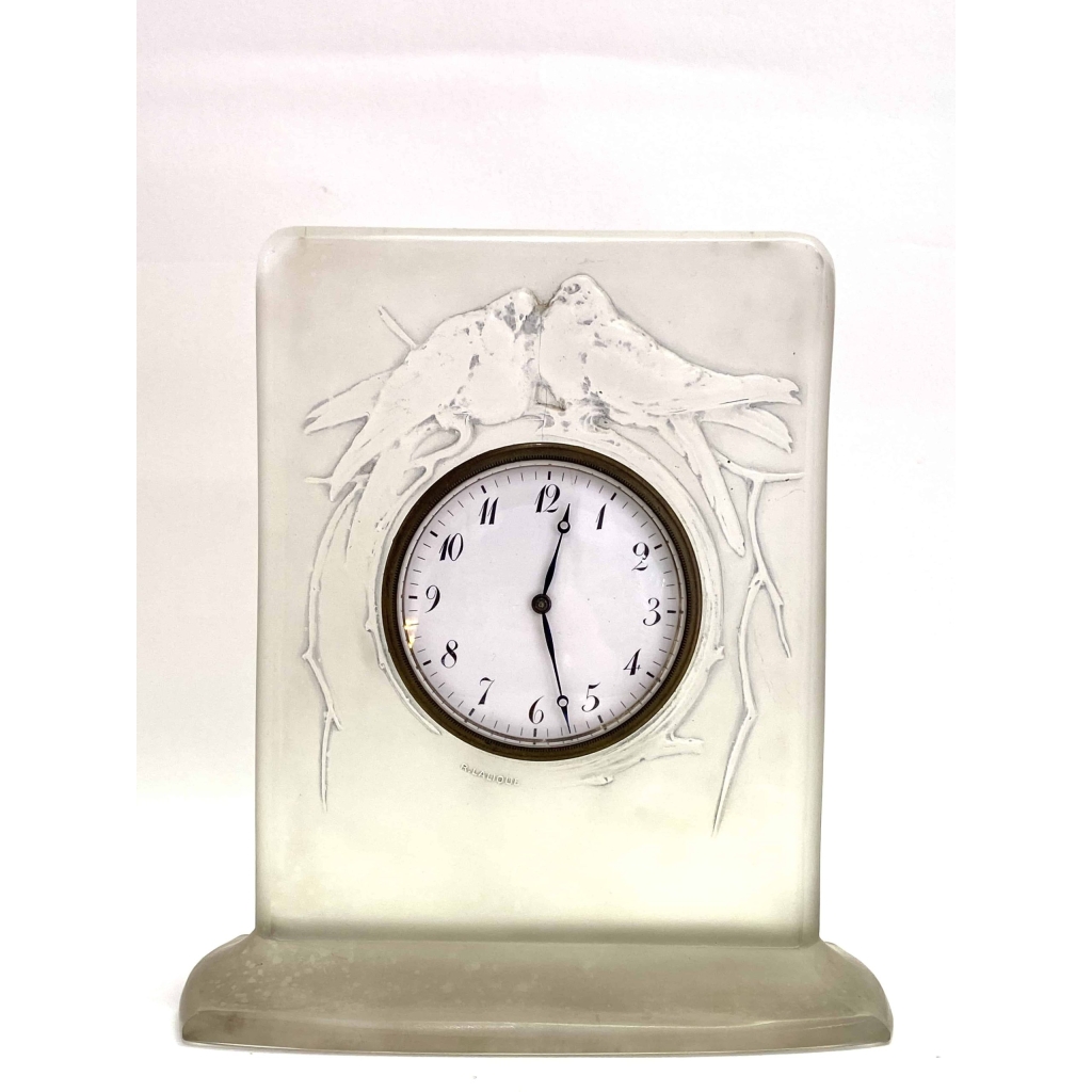 Pendulette « Deux Pigeons » verre blanc patiné bleu-gris de René LALIQUE | Biron ||||||||