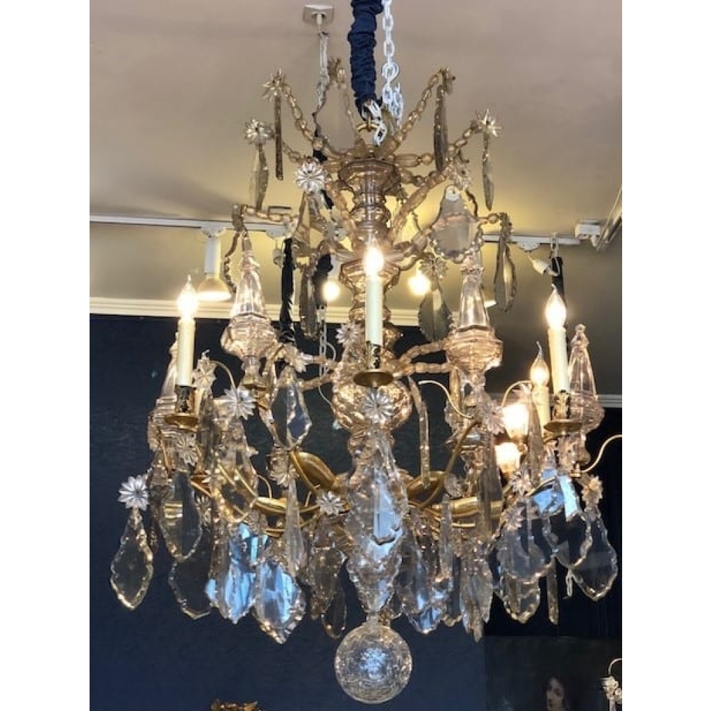 Très beau et important lustre de style Louis XV. | Biron ||||