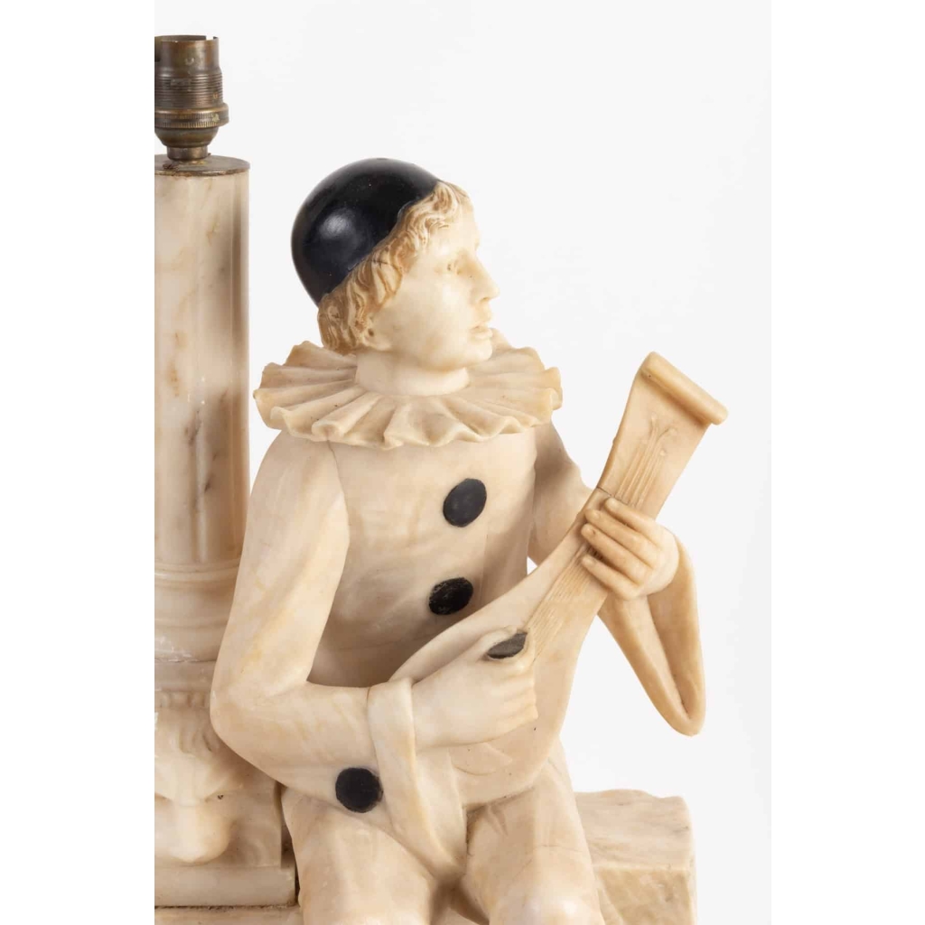 Lampe en albâtre Pierrot XXe siècle | Biron Lampe en albâtre Pierrot XXe siècle