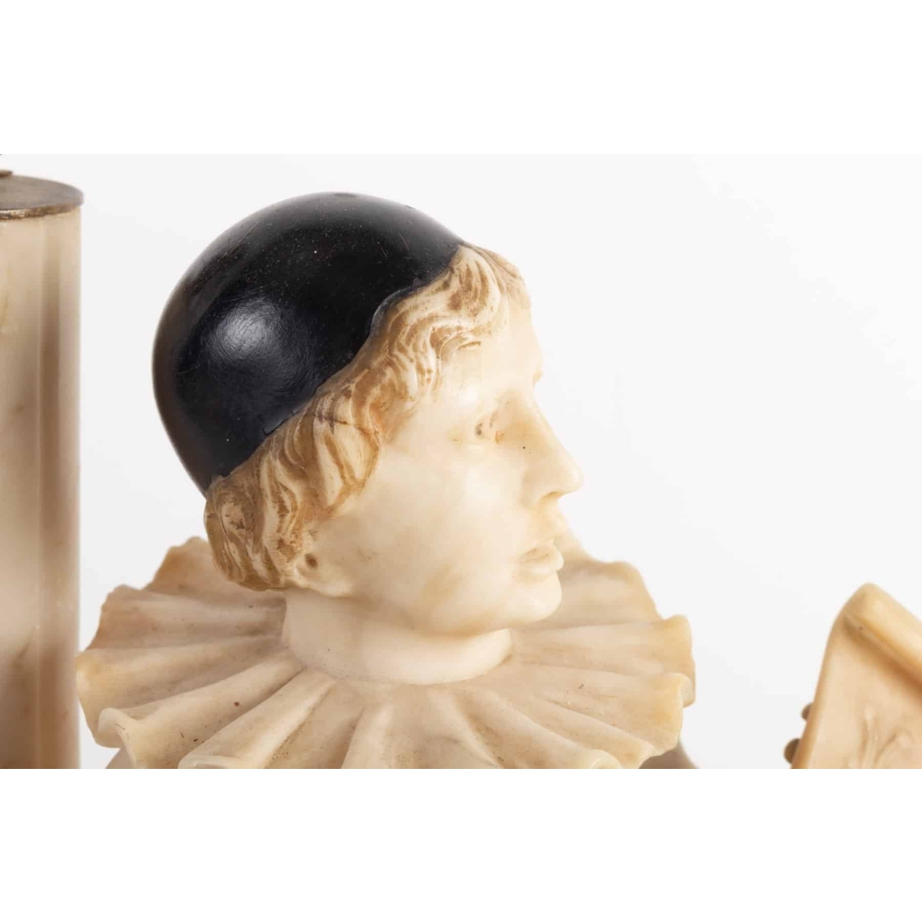 Lampe en albâtre Pierrot XXe siècle | Biron Lampe en albâtre Pierrot XXe siècle