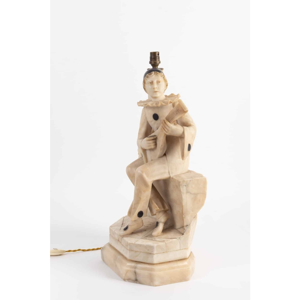 Lampe en albâtre Pierrot XXe siècle | Biron Lampe en albâtre Pierrot XXe siècle
