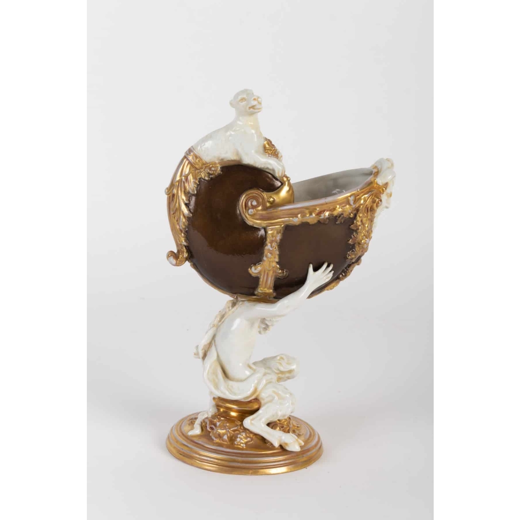 Nautile en Porcelaine. (blanc ,bronze et or) XIXEME | Biron |||||||||