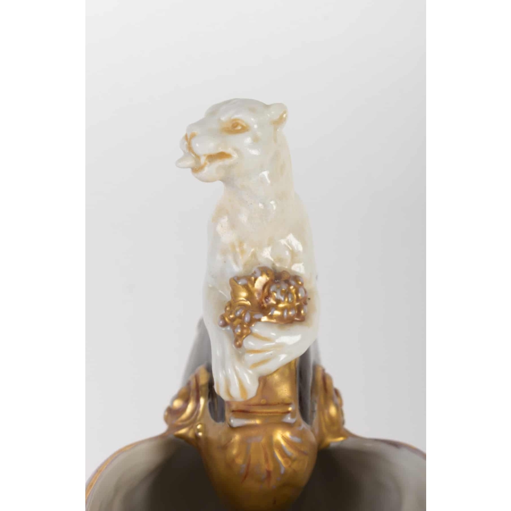 Nautile en Porcelaine. (blanc ,bronze et or) XIXEME | Biron Nautile en Porcelaine. (blanc ,bronze et or) XIXEME