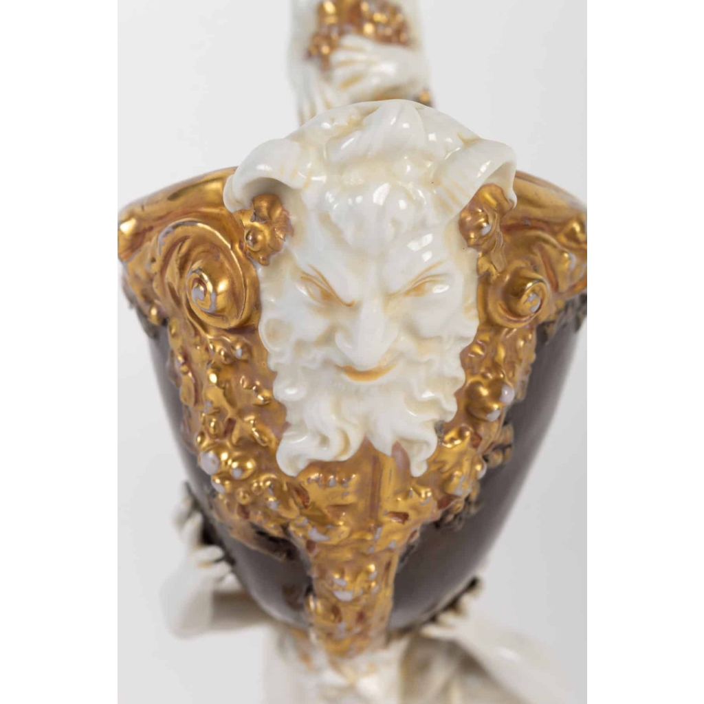 Nautile en Porcelaine. (blanc ,bronze et or) XIXEME | Biron Nautile en Porcelaine. (blanc ,bronze et or) XIXEME