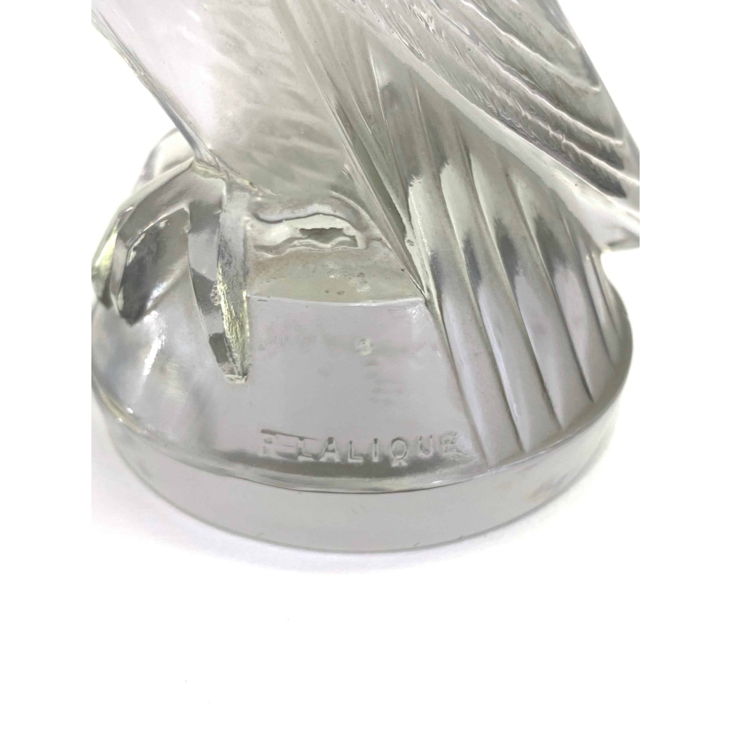 Mascotte « Faucon » verre blanc de René LALIQUE | Biron Mascotte "Faucon" verre blanc de René LALIQUE