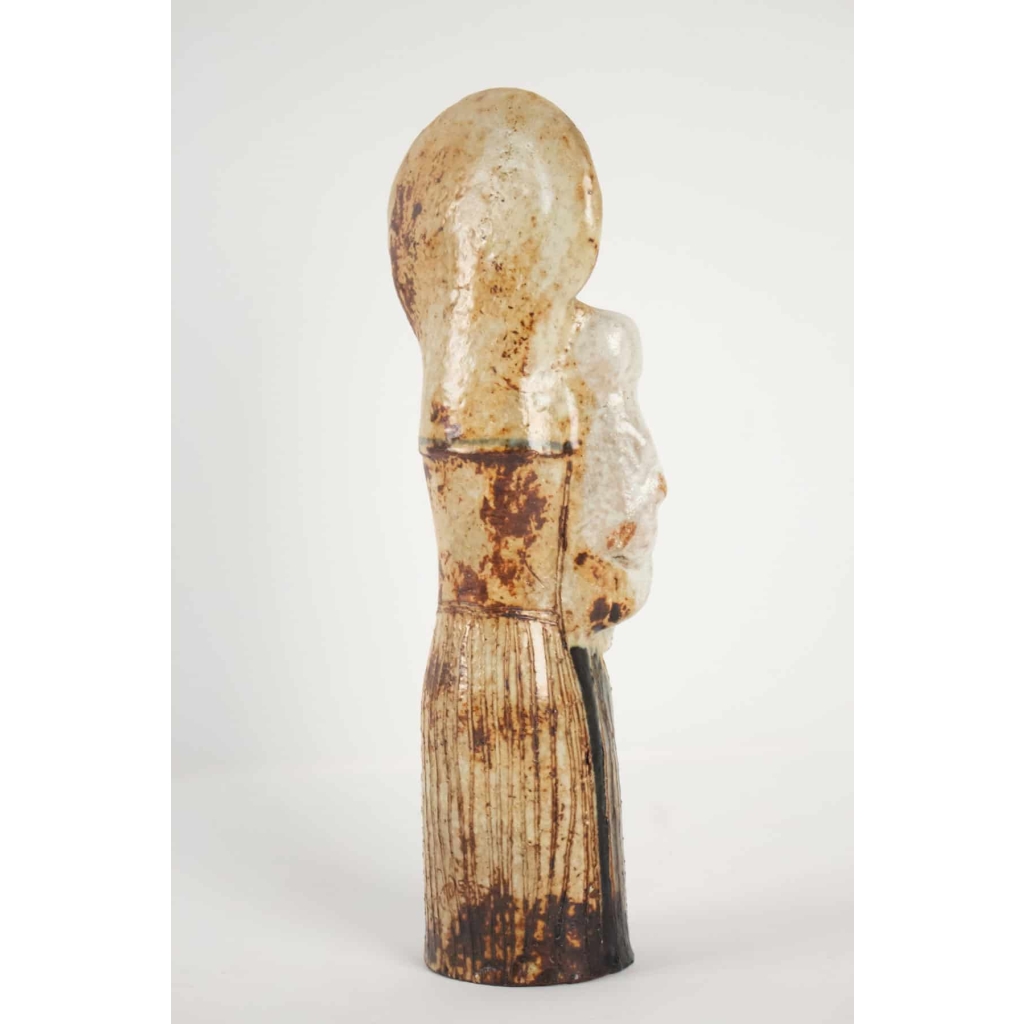 Vierge à l’enfant en céramique par Jean Derval (1925-2010) | Biron Vierge à l'enfant en céramique par Jean Derval (1925-2010)