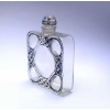 Flacon « Les Cinq Fleurs » pour Forvil verre blanc émaillé noir de René LALIQUE | Biron Flacon "Les Cinq Fleurs" pour Forvil verre blanc émaillé noir de René LALIQUE