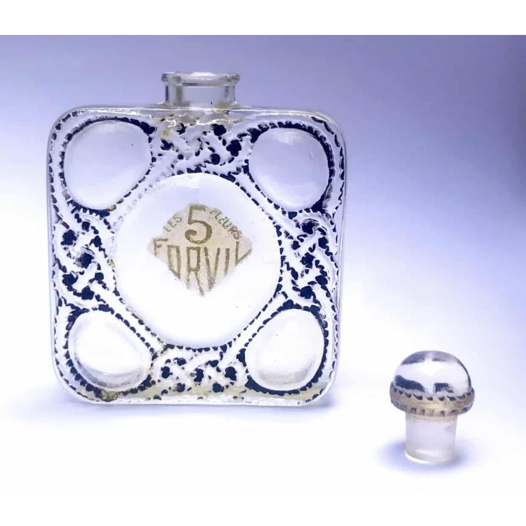 Flacon « Les Cinq Fleurs » pour Forvil verre blanc émaillé noir de René LALIQUE | Biron Flacon "Les Cinq Fleurs" pour Forvil verre blanc émaillé noir de René LALIQUE