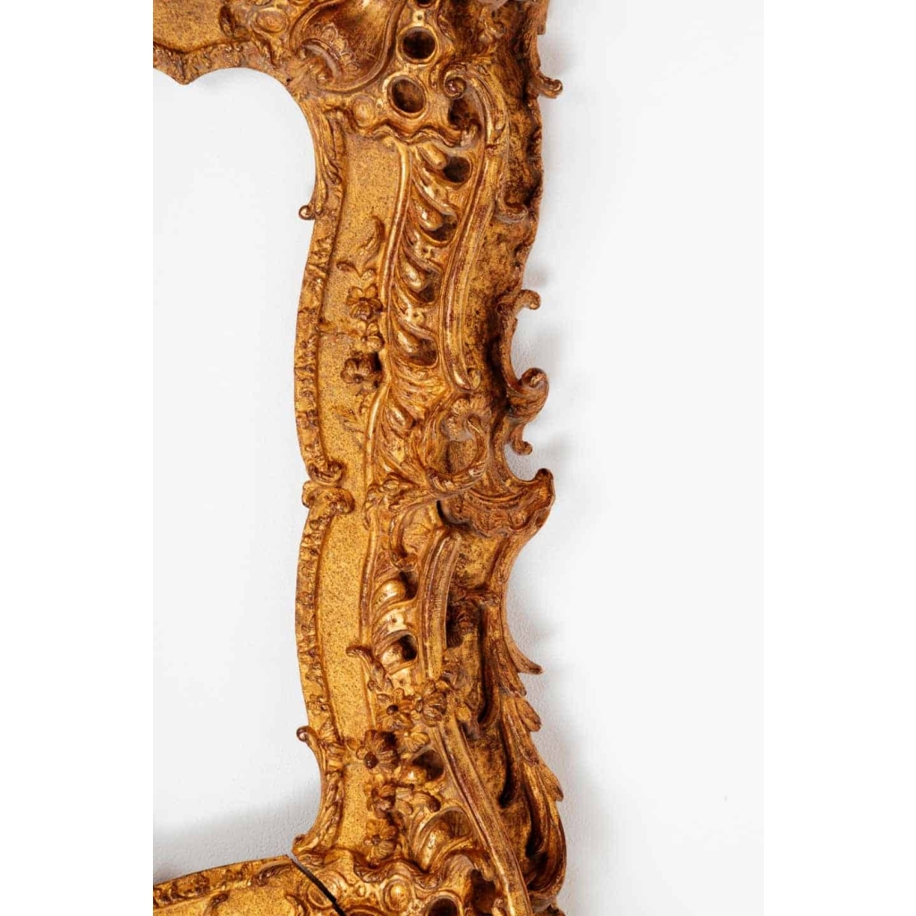 Exceptionnel cadre d’époque Louis XV rococo en bois sculpté et doré | Biron Exceptionnel cadre d'époque Louis XV rococo en bois sculpté et doré