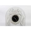 Pendule « Deux Figurines » verre blanc sur socle éclairant en métal nickelé de René LALIQUE | Biron Pendule « Deux Figurines » verre blanc sur socle éclairant en métal nickelé de René LALIQUE