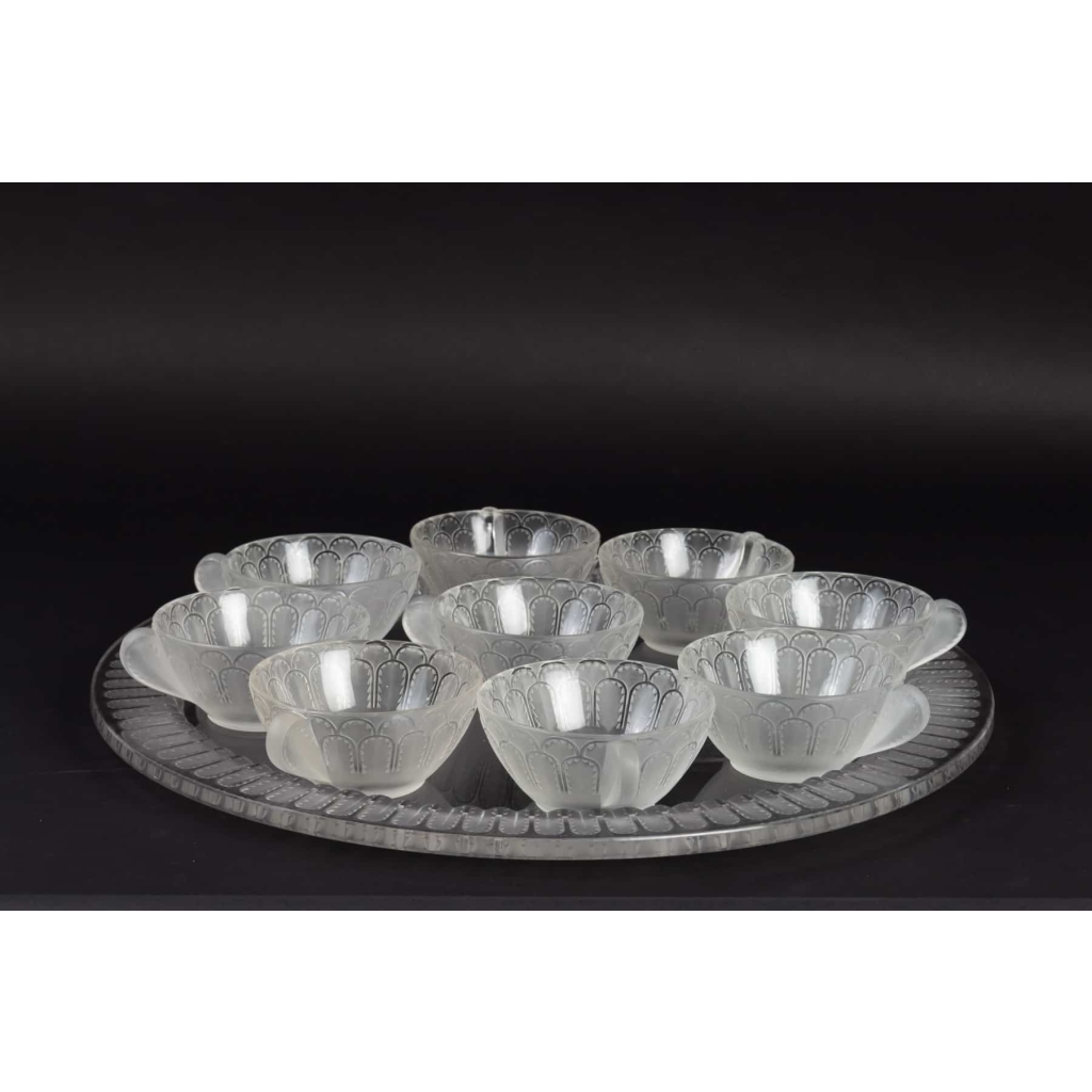 Service de Tasses « Jaffa » verre blanc de René LALIQUE | Biron Service de Tasses « Jaffa » verre blanc de René LALIQUE