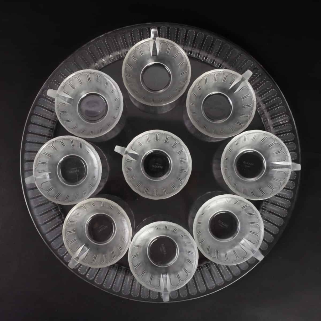 Service de Tasses « Jaffa » verre blanc de René LALIQUE | Biron Service de Tasses « Jaffa » verre blanc de René LALIQUE