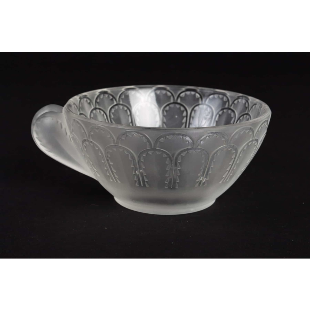 Service de Tasses « Jaffa » verre blanc de René LALIQUE | Biron Service de Tasses « Jaffa » verre blanc de René LALIQUE