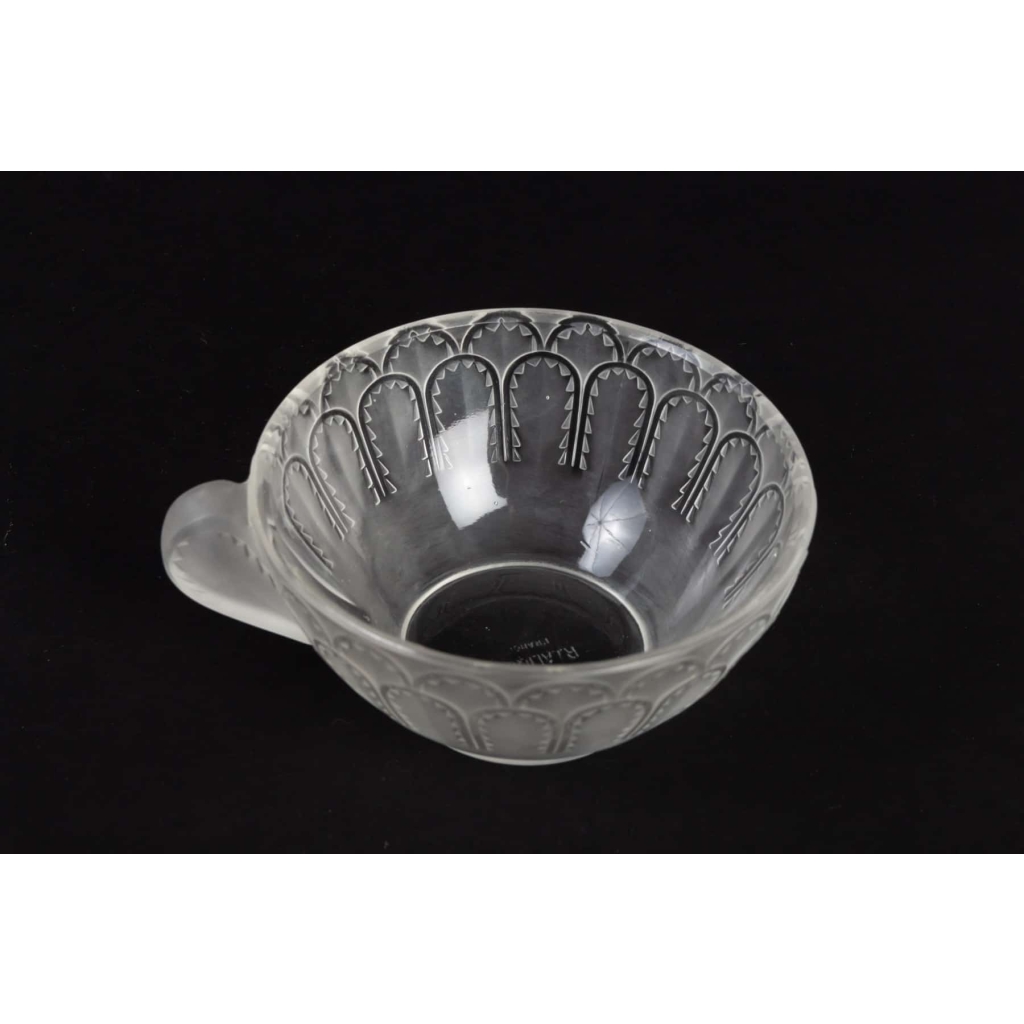 Service de Tasses « Jaffa » verre blanc de René LALIQUE | Biron Service de Tasses « Jaffa » verre blanc de René LALIQUE