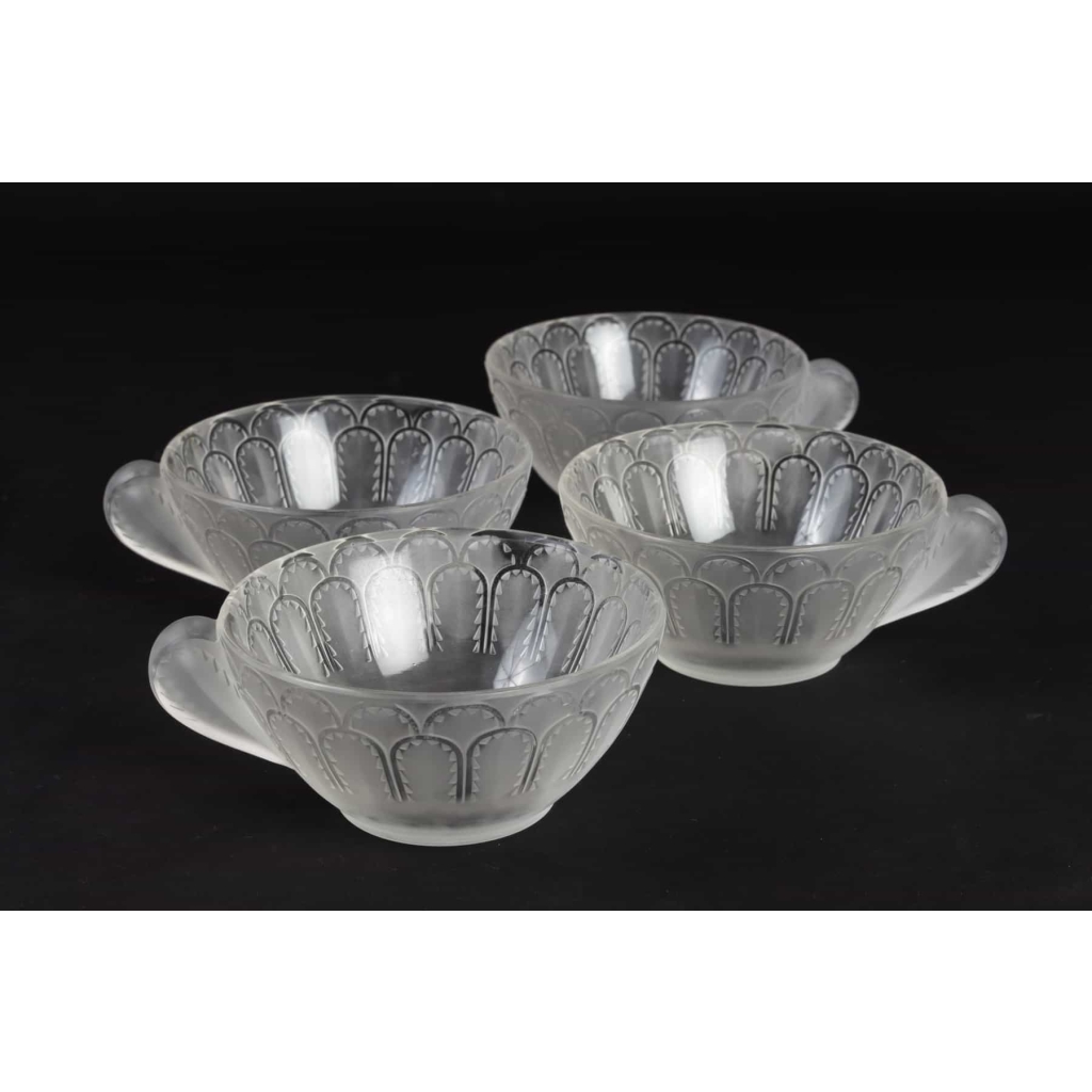 Service de Tasses « Jaffa » verre blanc de René LALIQUE | Biron Service de Tasses « Jaffa » verre blanc de René LALIQUE