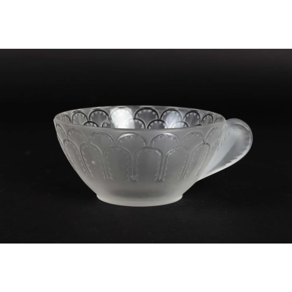 Service de Tasses « Jaffa » verre blanc de René LALIQUE | Biron Service de Tasses « Jaffa » verre blanc de René LALIQUE