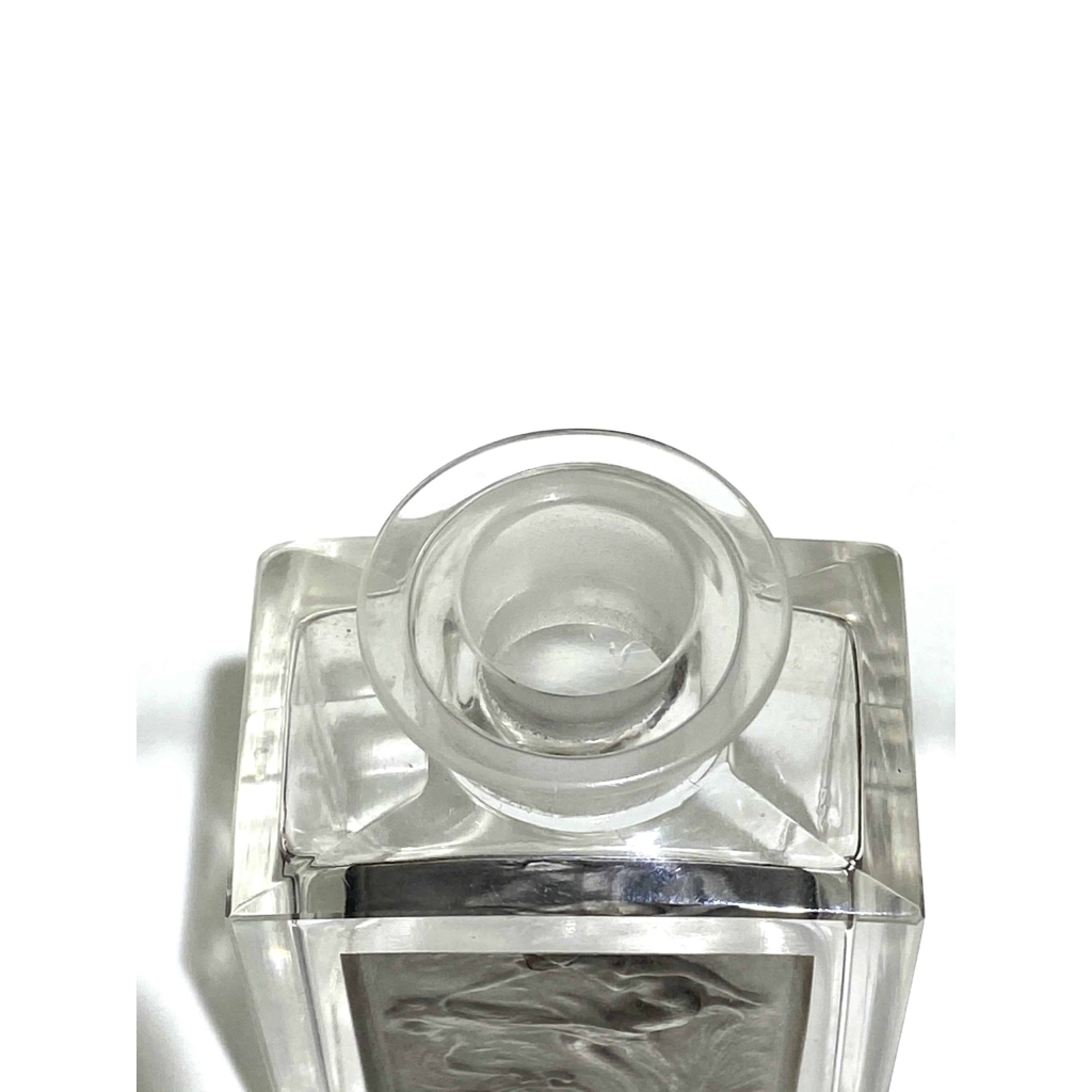 Flacon « L’Effleurt » pour Coty verre blanc patiné gris de René LALIQUE | Biron Flacon "L'Effleurt" pour Coty verre blanc patiné gris de René LALIQUE