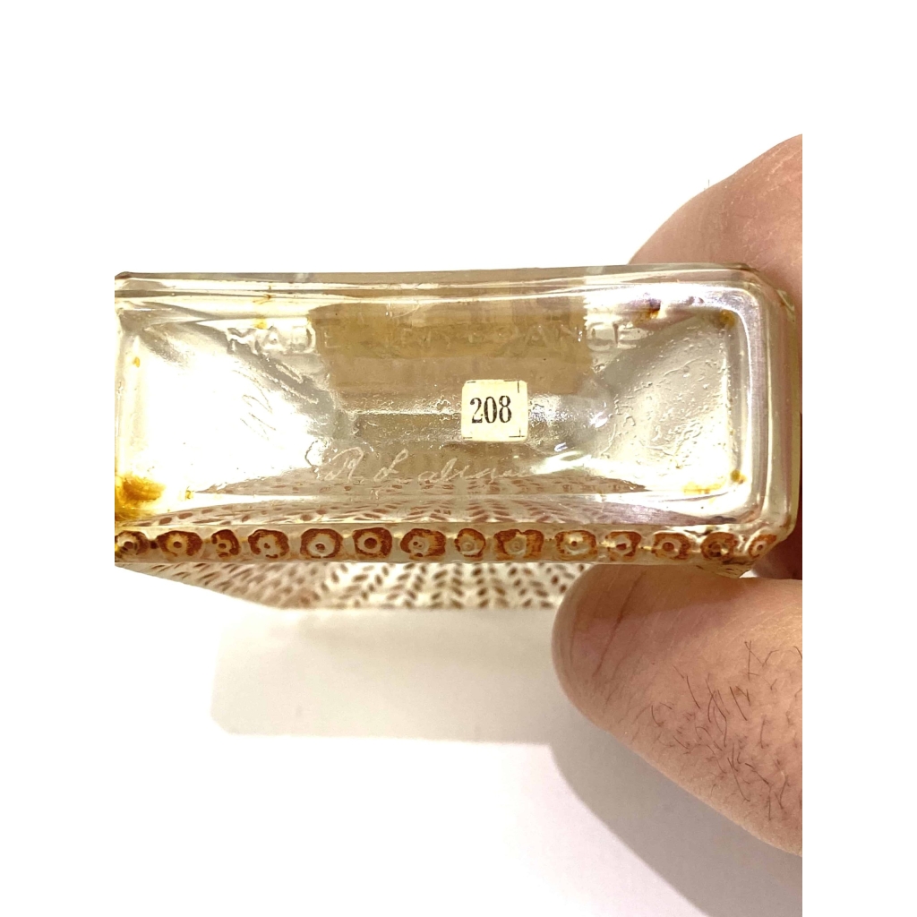Flacon « La Belle Saison » pour Houbigant verre blanc patiné sépia de René LALIQUE 8