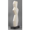 Sculpture contemporaine en marbre blanc rehaussé de jaune par Savy, 2005 | Biron Sculpture contemporaine en marbre blanc rehaussé de jaune par Savy, 2005