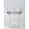 Vase « Boulouris » verre blanc patiné bleu de René LALIQUE | Biron Vase « Boulouris » verre blanc patiné bleu de René LALIQUE