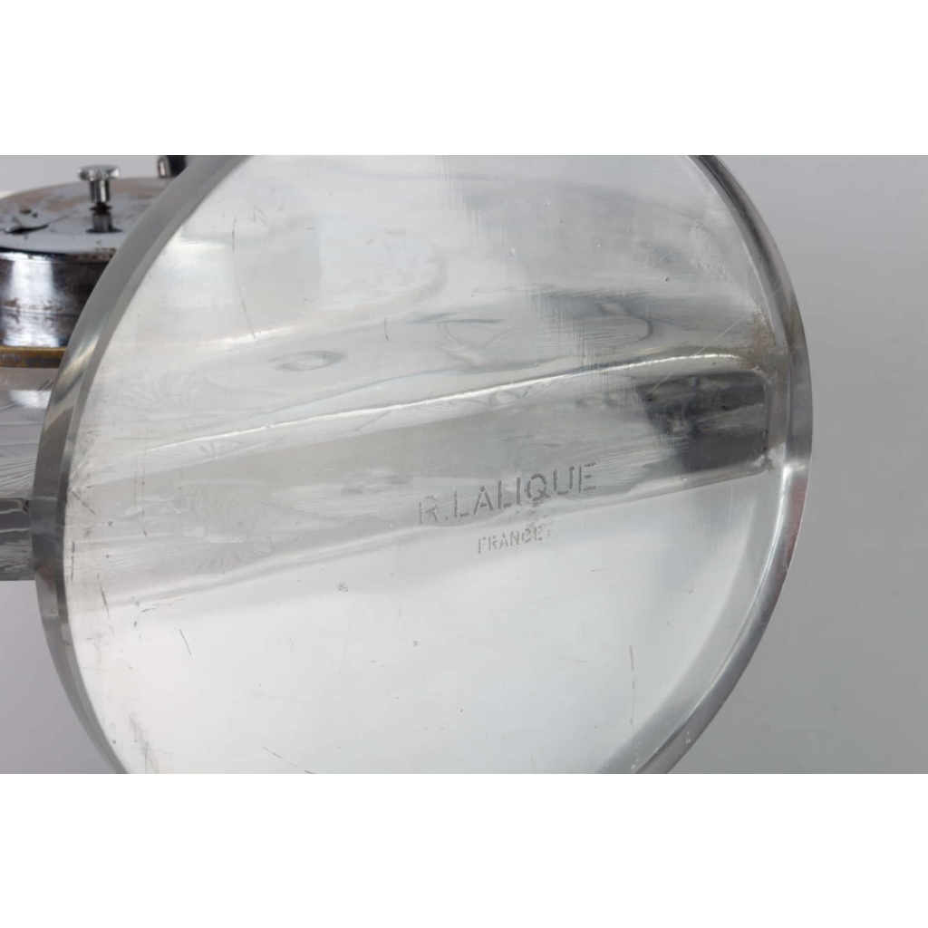 Pendule « Papillons » verre blanc émaillé noir de René LALIQUE - mouvement mécanique OMEGA