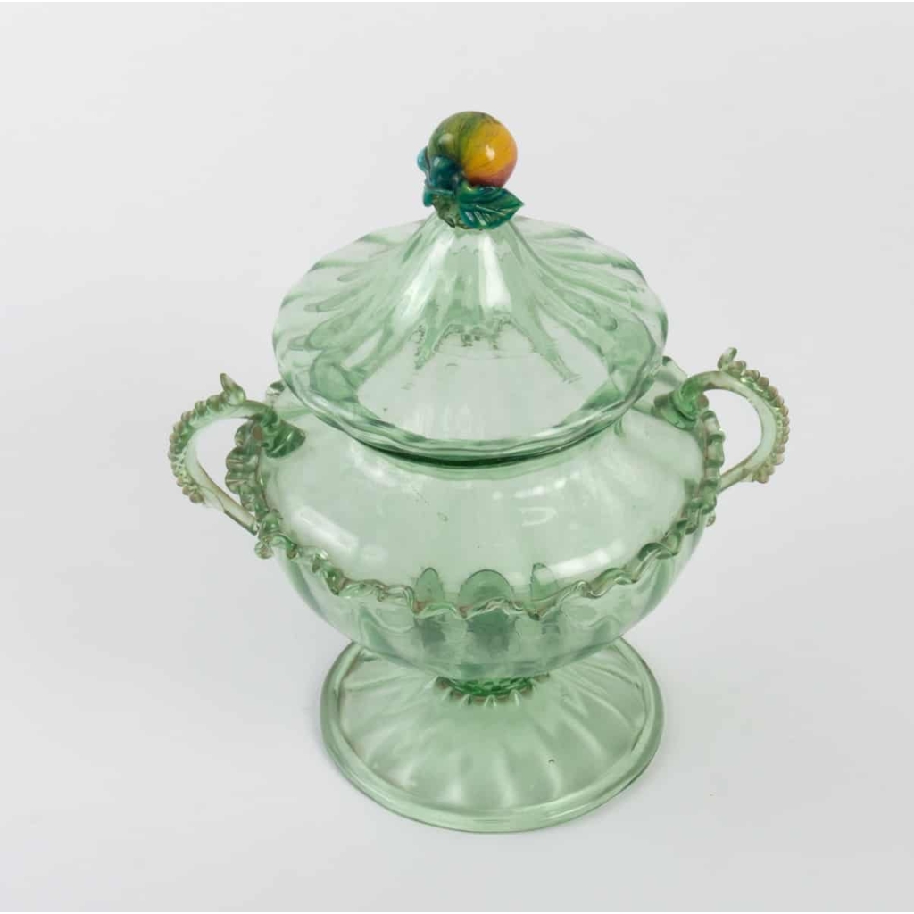 Coupe couverte verte Venise :Barovier. période 1900