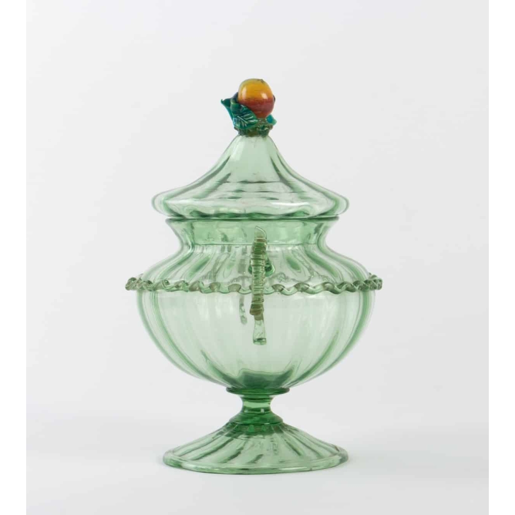Coupe couverte verte Venise :Barovier. période 1900