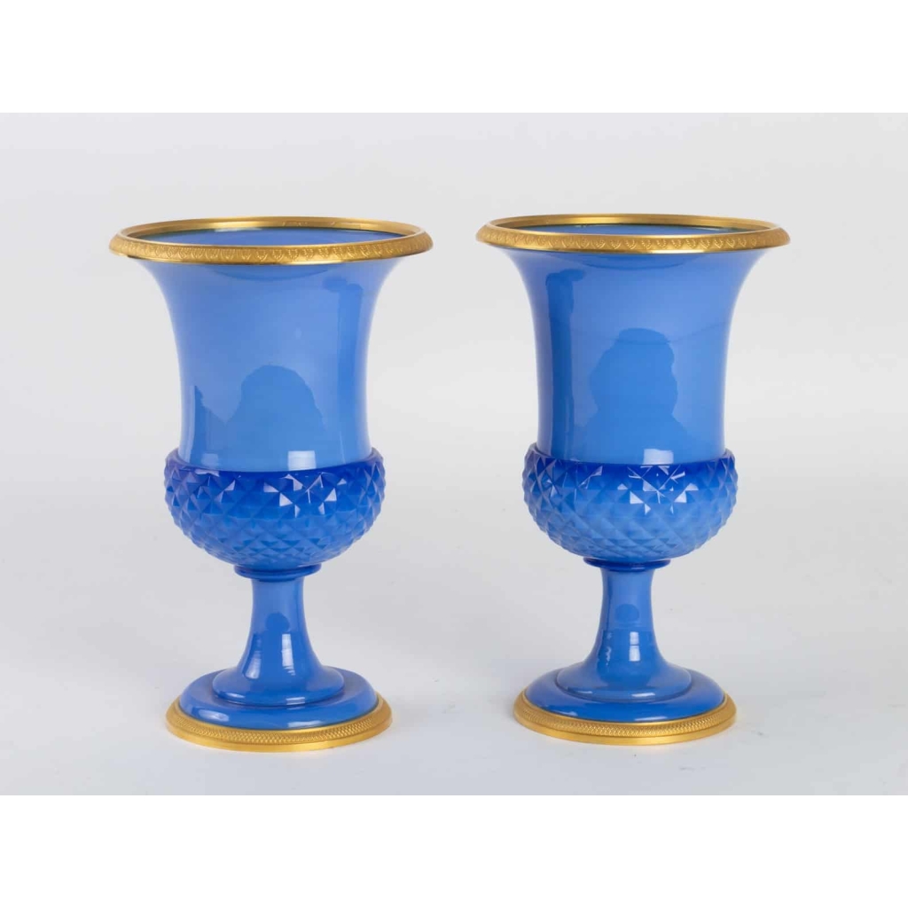 Paire de Vases Médicis en opaline 19e siècle | Biron |||||||||