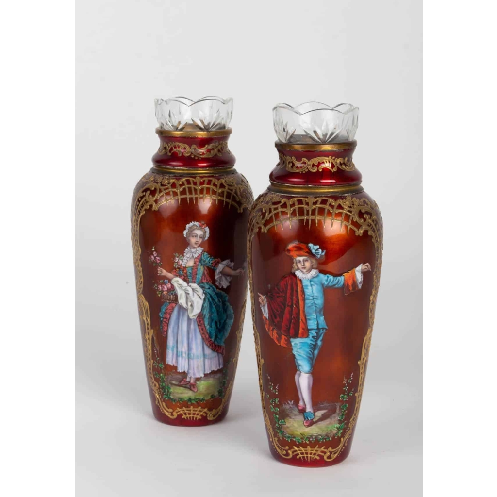 Paire de vases en émail élégants 19e siècle