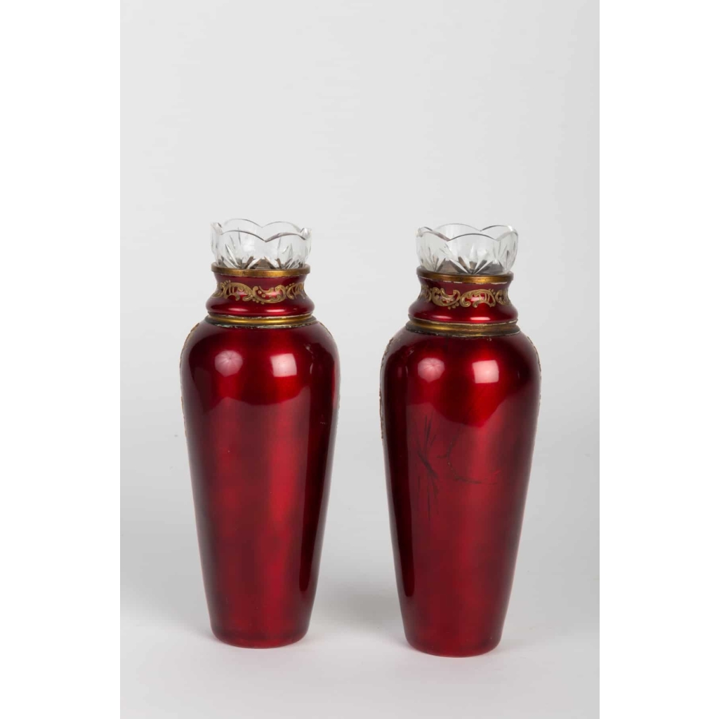 Paire de vases en émail élégants 19e siècle