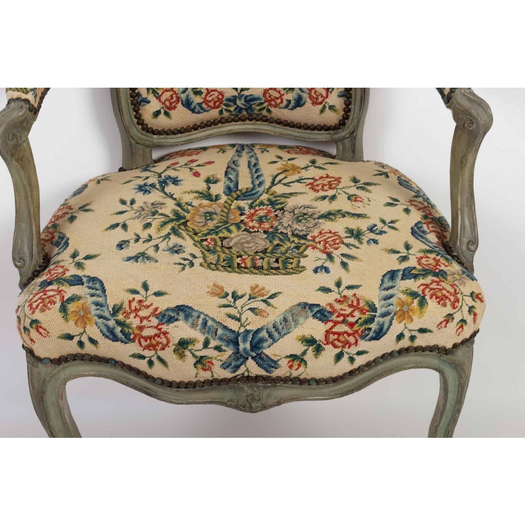 Paire de fauteuils d’époque Louis XV (1724 – 1754). | Biron Paire de fauteuils d'époque Louis XV (1724 - 1754).