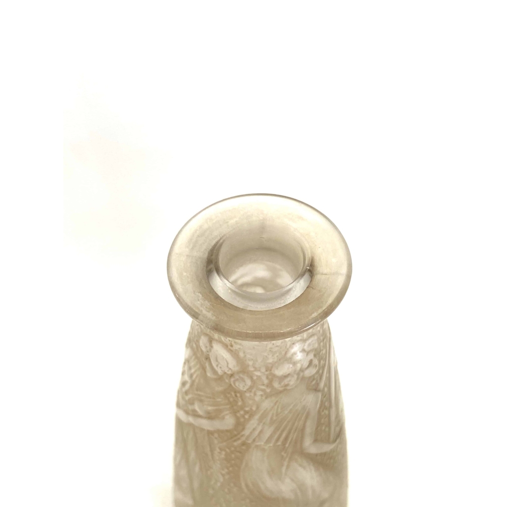 Flacon « Poésie » pour D’Orsay verre blanc patiné sépia de René LALIQUE 4
