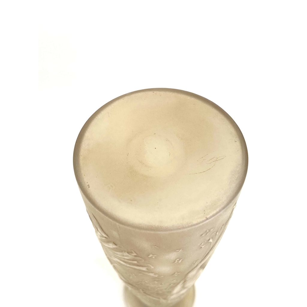 Flacon « Poésie » pour D’Orsay verre blanc patiné sépia de René LALIQUE 5