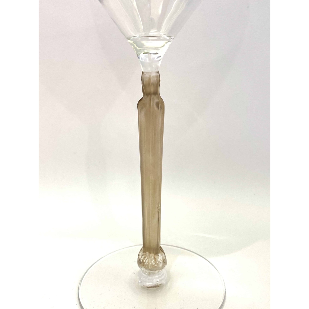 Suite de Six 6 Verres « Clos Sainte-Odile » cristal blanc patiné sépia de René LALIQUE | Biron Suite de Six 6 Verres "Clos Sainte-Odile" cristal blanc patiné sépia de René LALIQUE
