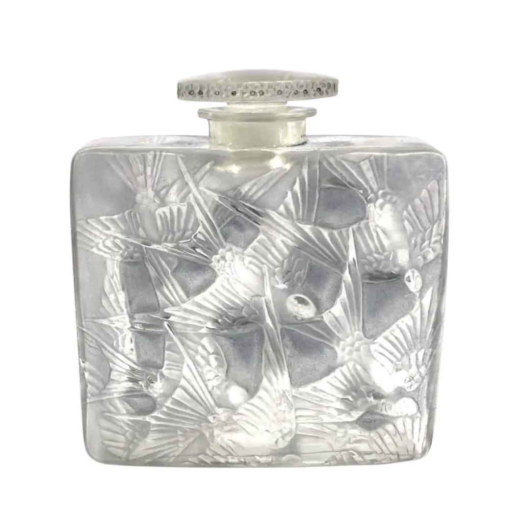 Flacon « Hirondelles » verre blanc patiné bleu de René LALIQUE 2