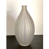 Vase "Acacia" verre blanc patiné bleu-gris de René LALIQUE