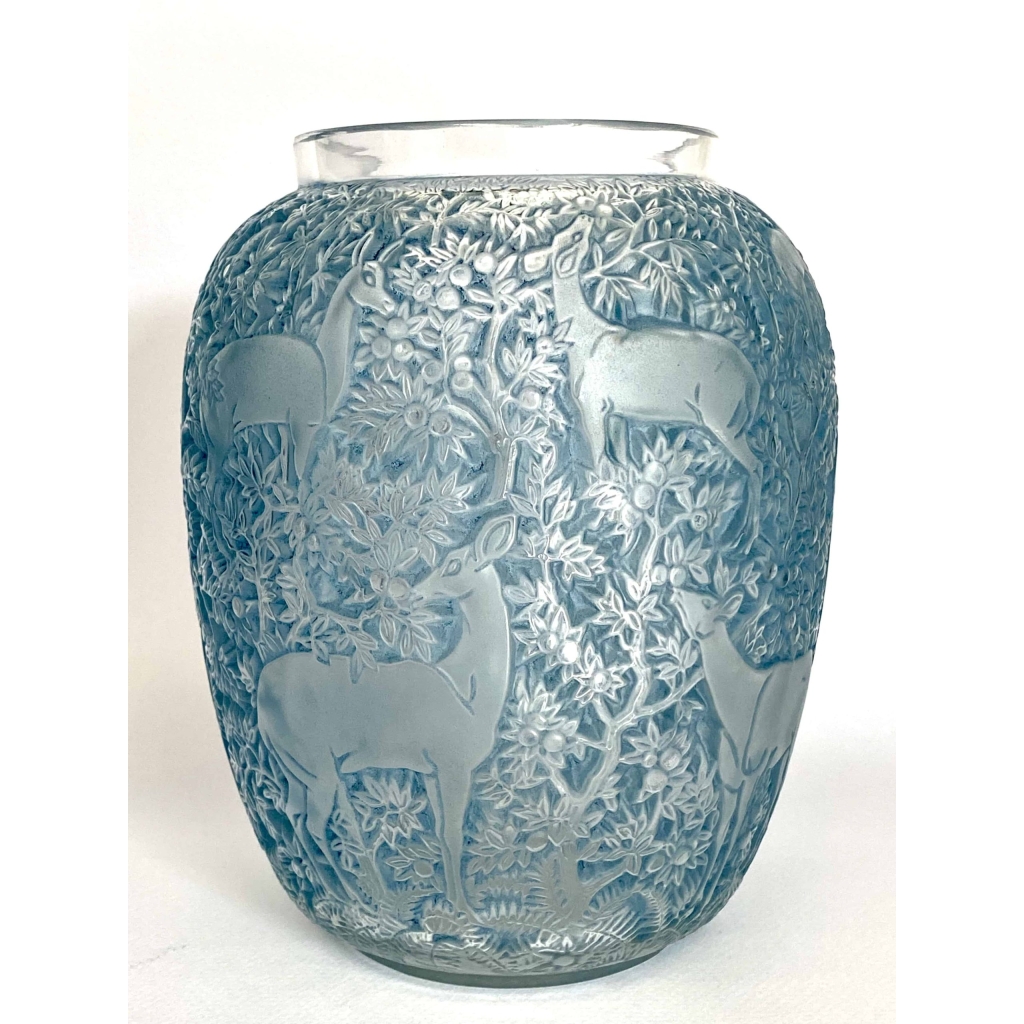 Vase « Biches » verre blanc patiné bleu de René LALIQUE 4
