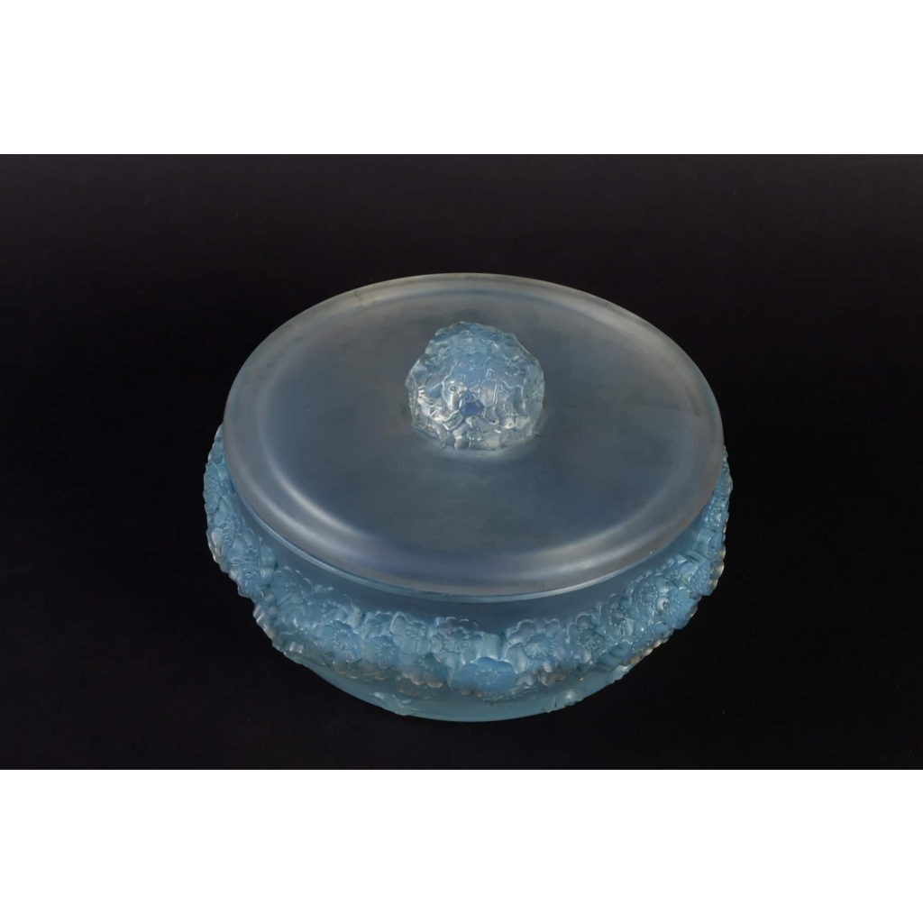 Boîte « Primevères » verre opalescent patiné bleu de René LALIQUE