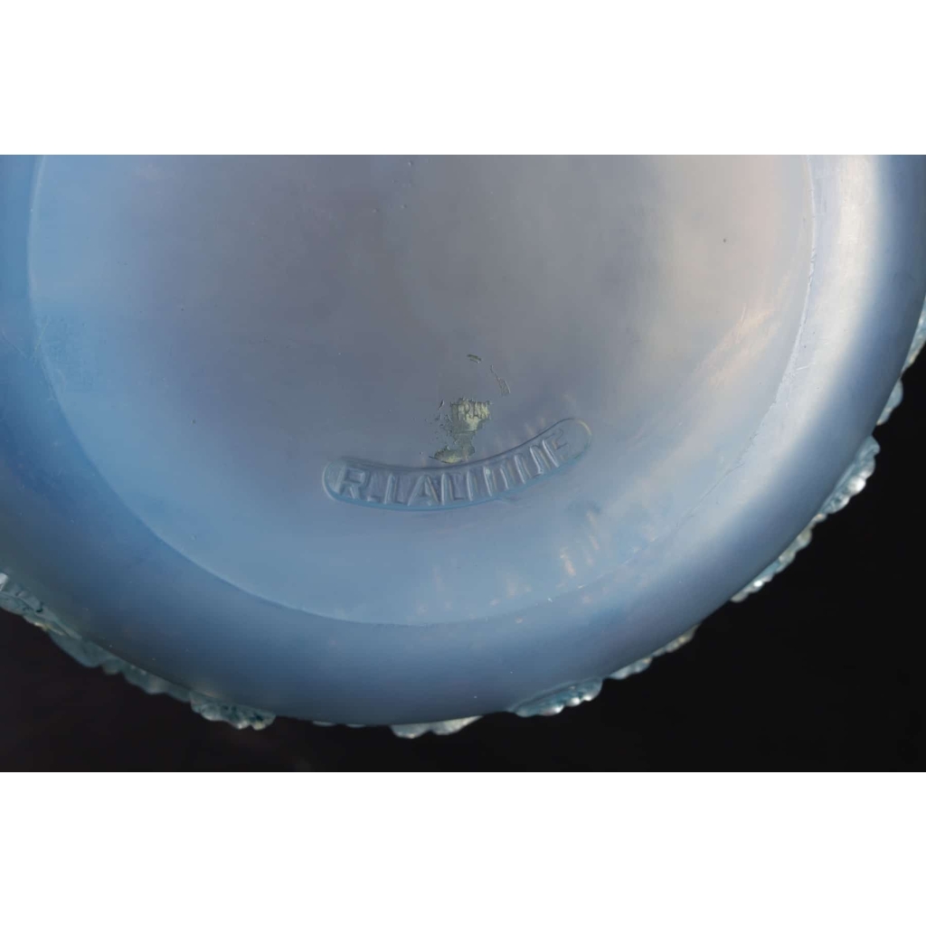 Boîte « Primevères » verre opalescent patiné bleu de René LALIQUE