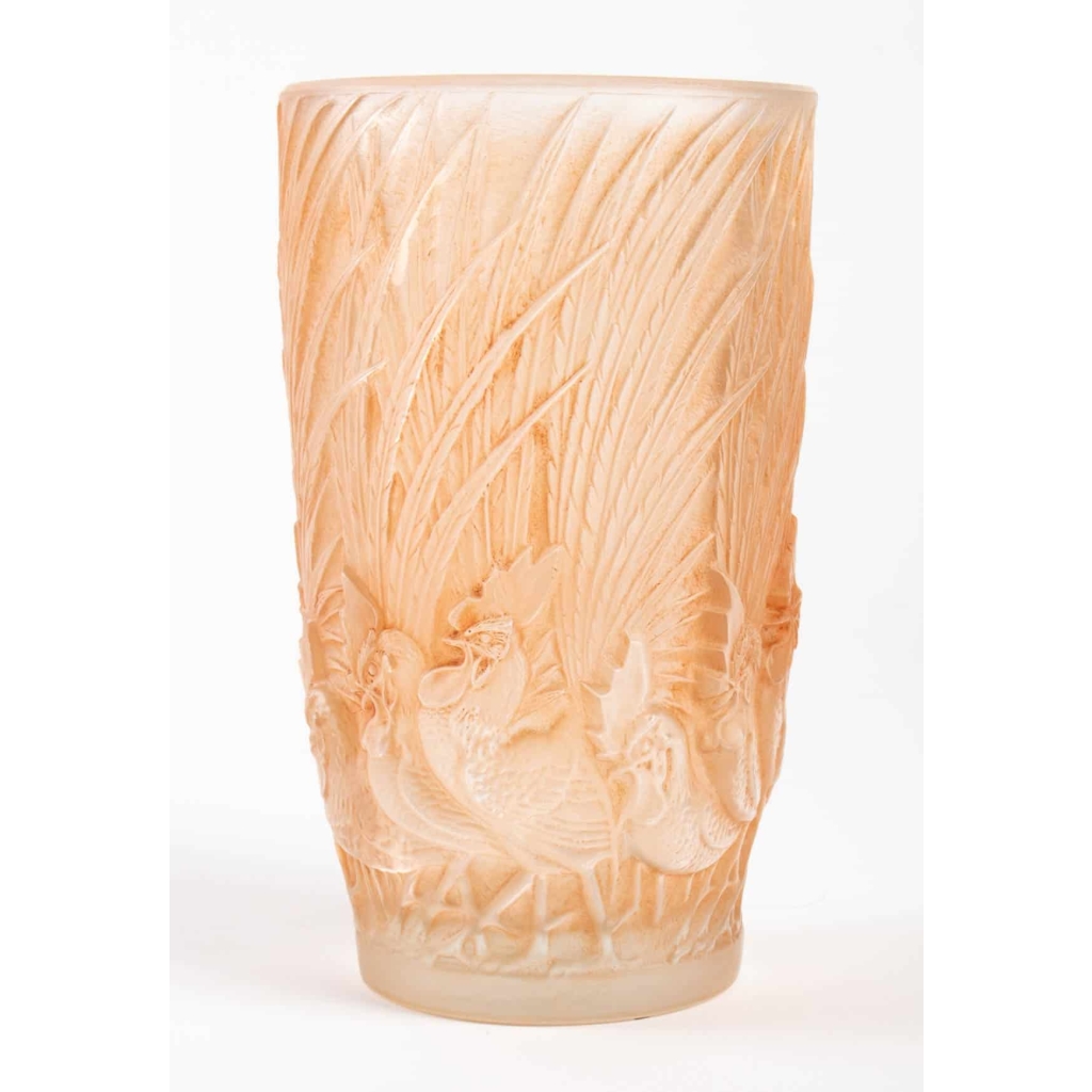 LALIQUE René (1860-1945) Vase « Coqs et Plumes ». | Biron LALIQUE René (1860-1945) Vase « Coqs et Plumes ».