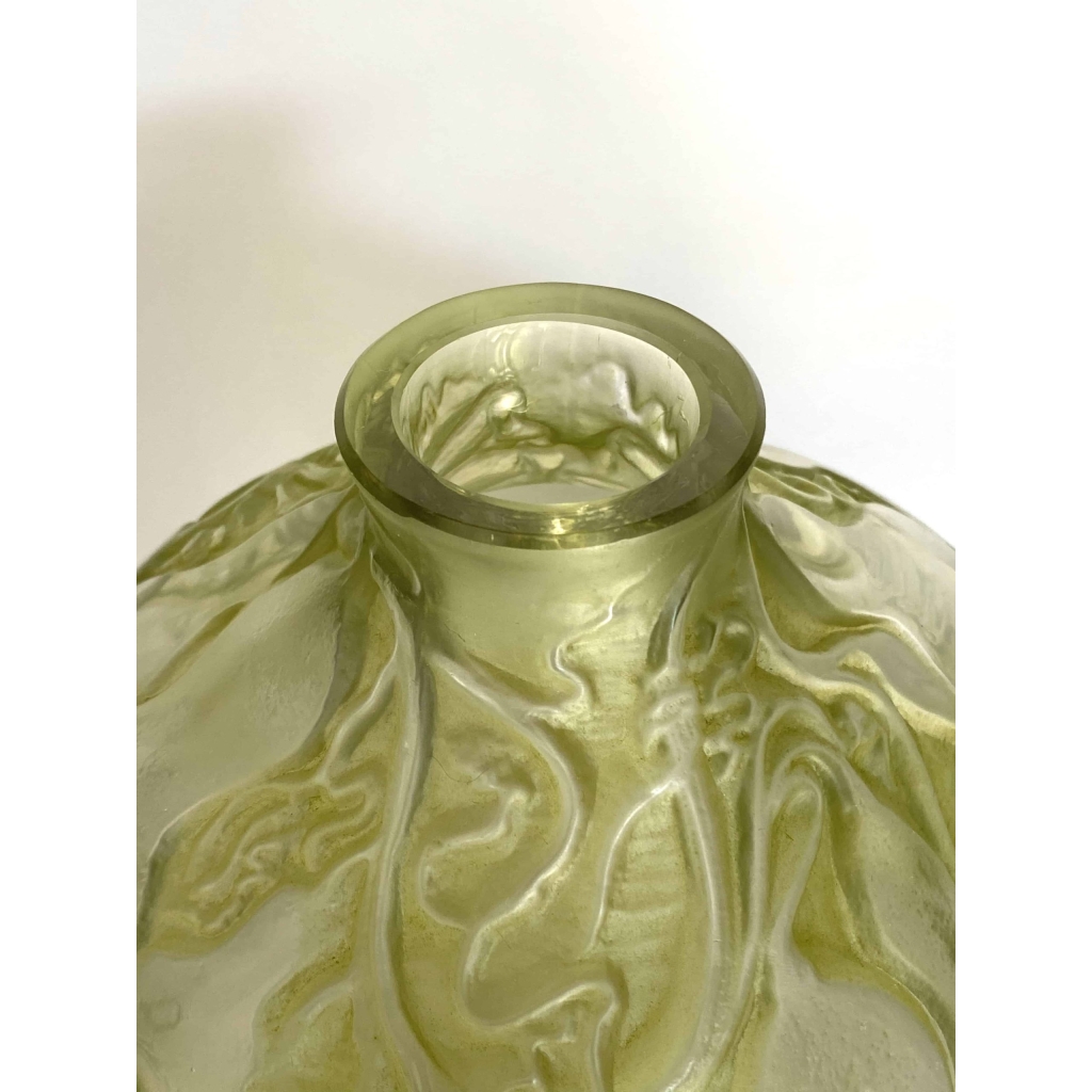 Vase "Courges" verre blanc patiné vert absinthe de René LALIQUE