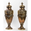 Une paire de vases, style Louis XVI, XIXème.