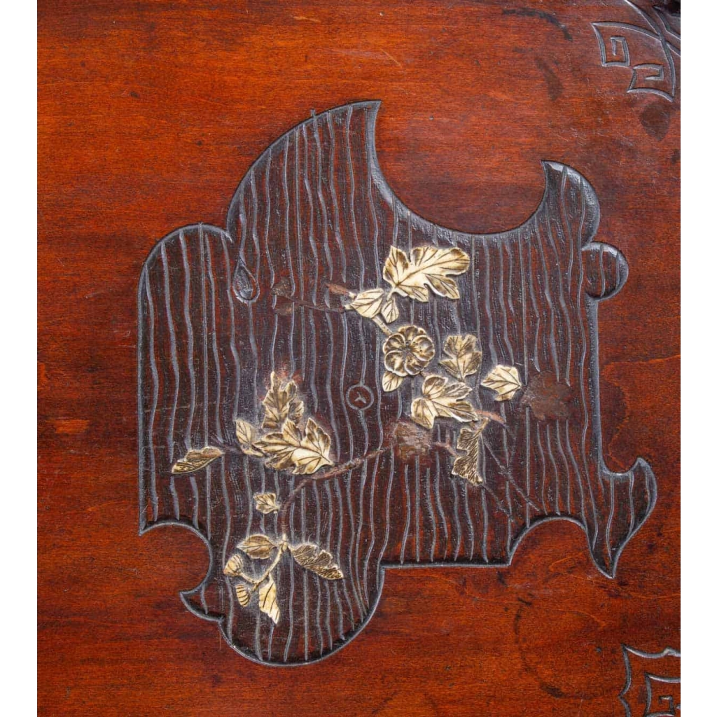 Table japonisante à deux niveaux, attribuée à Viardot, XIXème. | Biron Table japonisante à deux niveaux, attribuée à Viardot, XIXème.