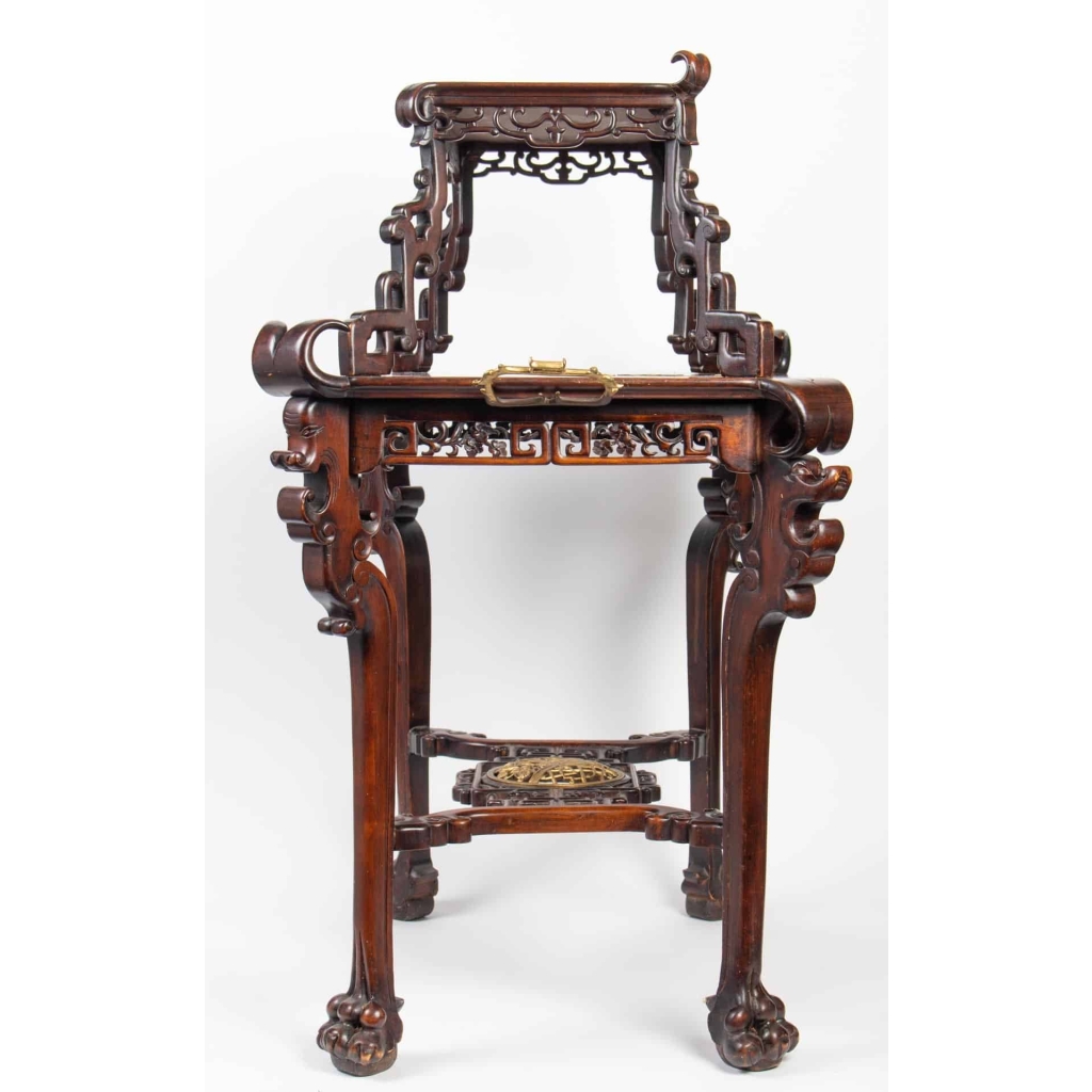 Table japonisante à deux niveaux, attribuée à Viardot, XIXème. | Biron Table japonisante à deux niveaux, attribuée à Viardot, XIXème.
