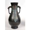 Paire de vases japonais en bronze à décor émaillé | Biron Paire de vases japonais en bronze à décor émaillé