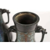 Paire de vases japonais en bronze à décor émaillé | Biron Paire de vases japonais en bronze à décor émaillé